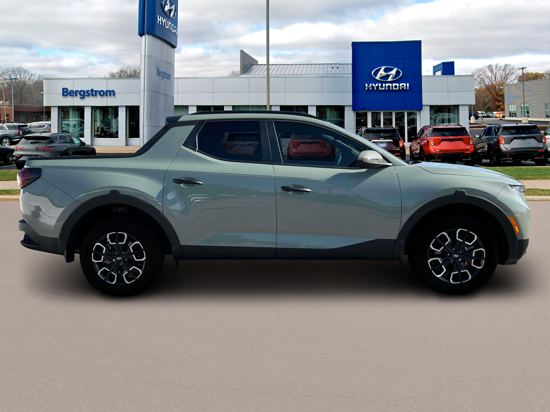 2024 Hyundai SANTA CRUZ Vehicle Photo in Green Bay, WI 54304