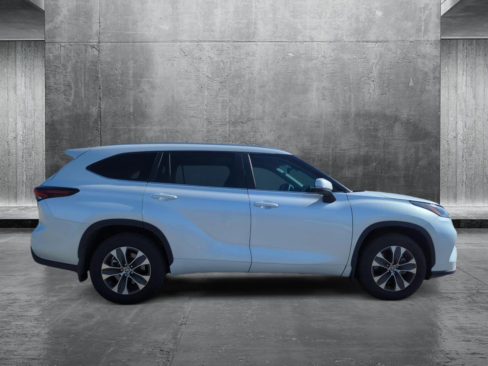 2024 Toyota Highlander Vehicle Photo in Memphis, TN 38125