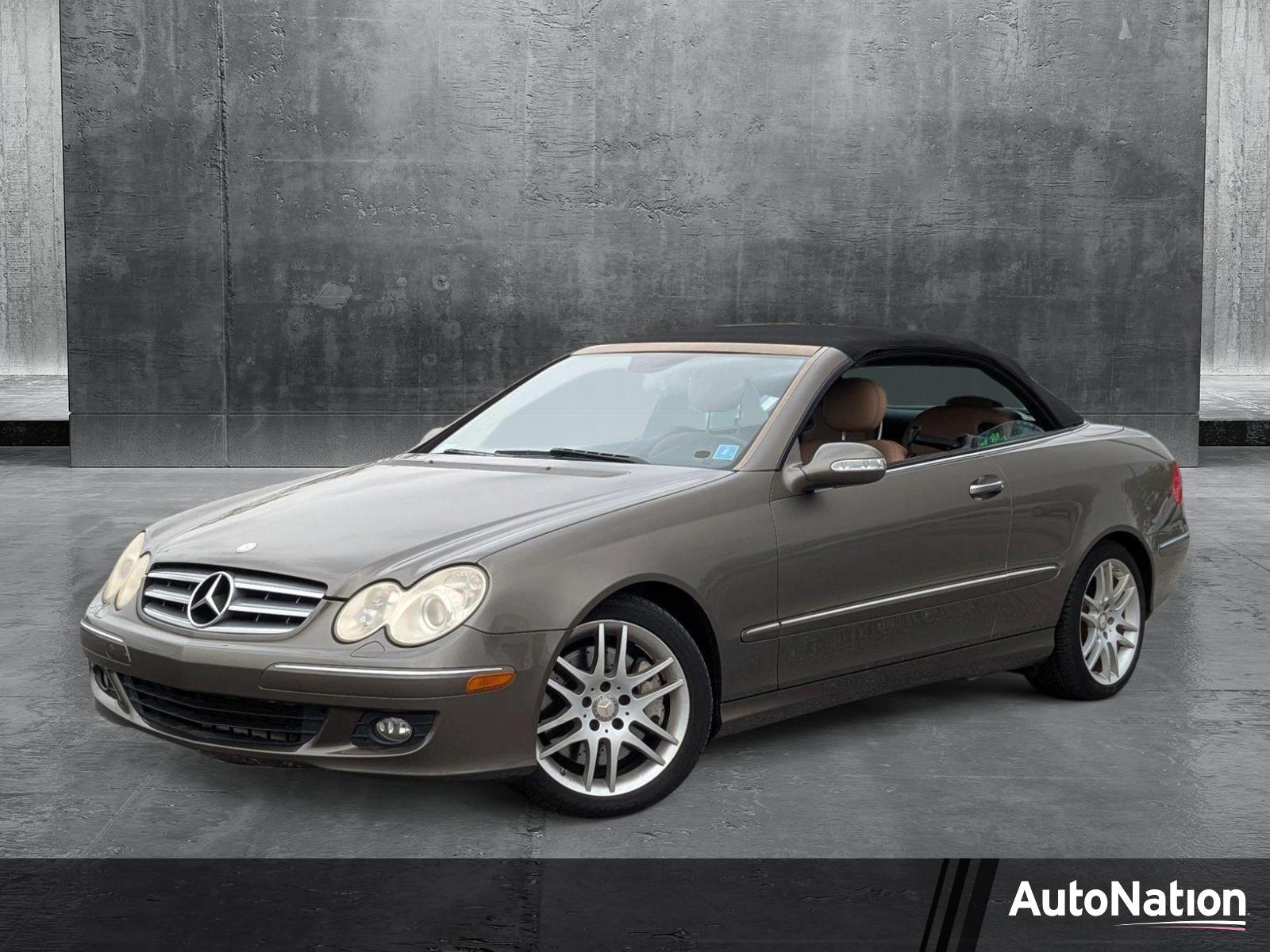 2009 Mercedes-Benz CLK-Class Vehicle Photo in St. Petersburg, FL 33713