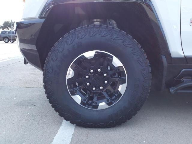 2025 GMC HUMMER EV Pickup Vehicle Photo in Denton, TX 76205