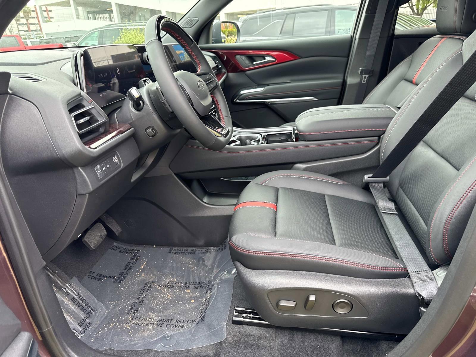 2025 Chevrolet Traverse Vehicle Photo in LOS ANGELES, CA 90007-3794