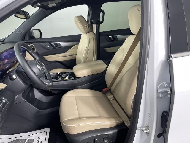 2025 Buick Enclave Vehicle Photo in GILBERT, AZ 85297-0402