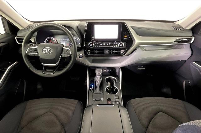 2024 Toyota Highlander Vehicle Photo in Tulsa, OK 74129
