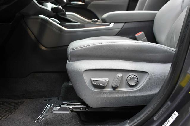 2021 Toyota Highlander Vehicle Photo in DALLAS, TX 75235