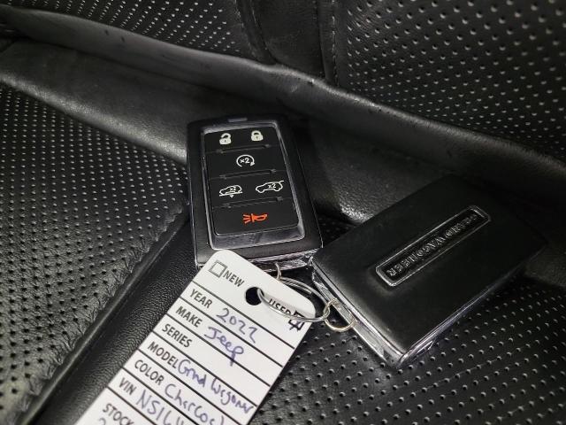 2022 Jeep Grand Wagoneer Vehicle Photo in Kaukauna, WI 54130