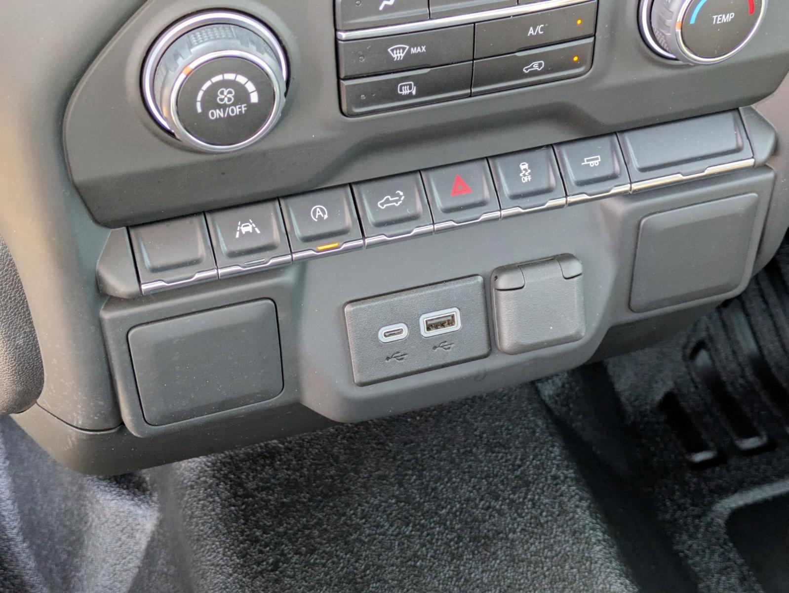 2024 Chevrolet Silverado 1500 Vehicle Photo in SELMA, TX 78154-1460