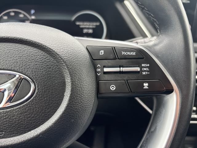 2022 Hyundai SONATA Vehicle Photo in Peoria, IL 61615