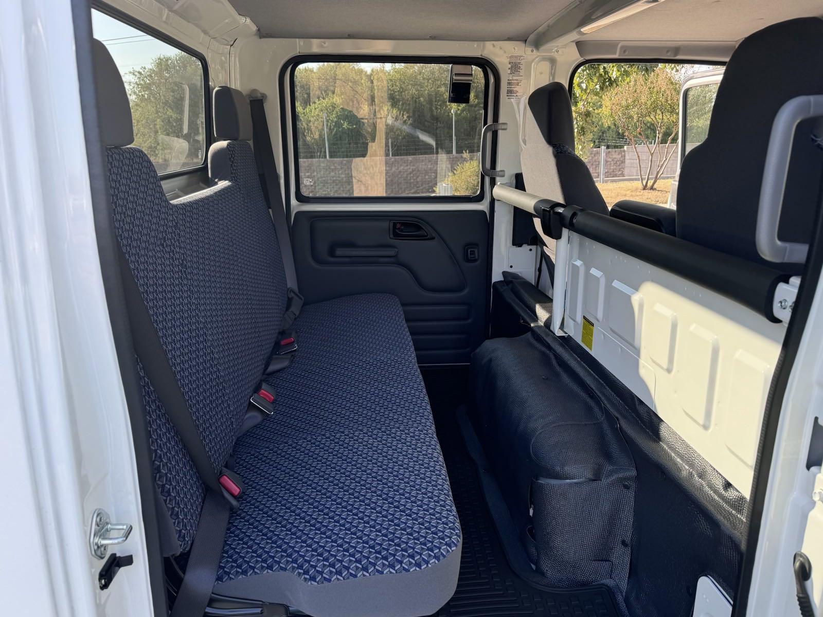 2025 Chevrolet Low Cab Forward 5500 XG Vehicle Photo in GEORGETOWN, TX 78626-7508