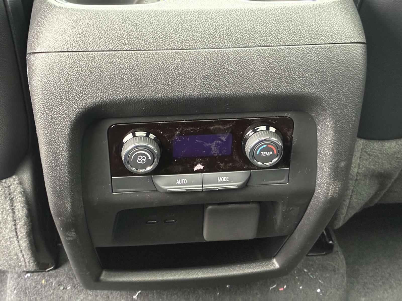 2025 Chevrolet Traverse Vehicle Photo in LOS ANGELES, CA 90007-3794