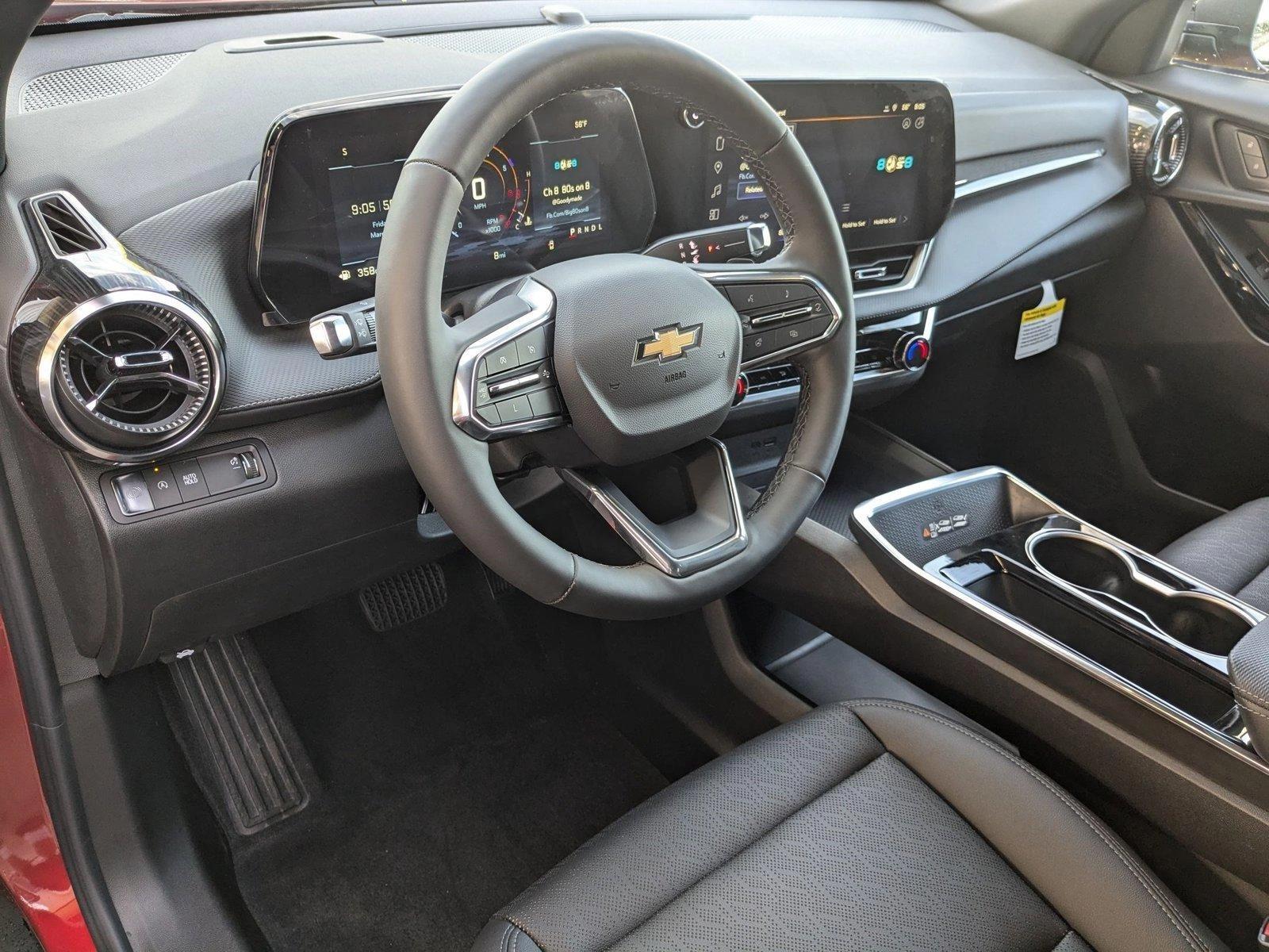 2025 Chevrolet Equinox Vehicle Photo in VALENCIA, CA 91355-1705