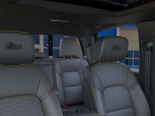 2025 Chevrolet Colorado Vehicle Photo in ENGLEWOOD, CO 80113-6708