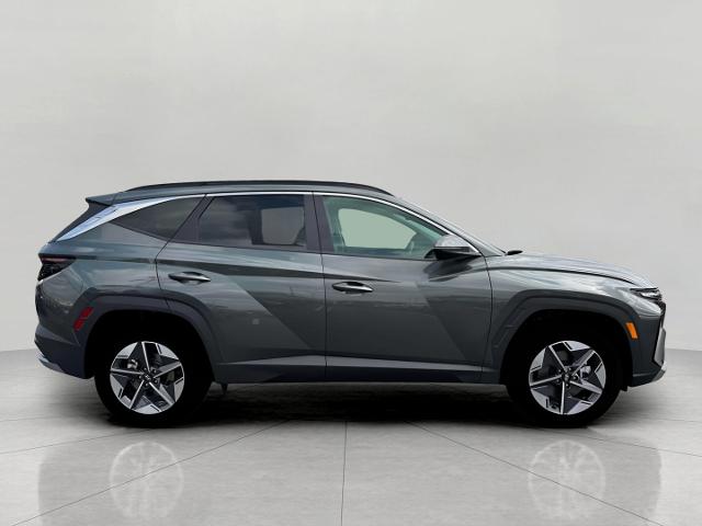 2025 Hyundai TUCSON Hybrid Vehicle Photo in Green Bay, WI 54304