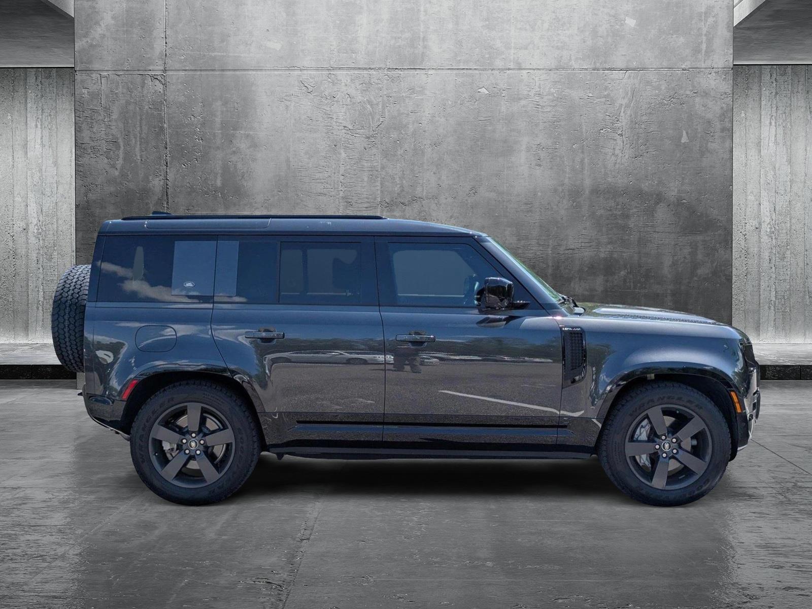 2024 Land Rover Defender Vehicle Photo in Tampa, FL 33614