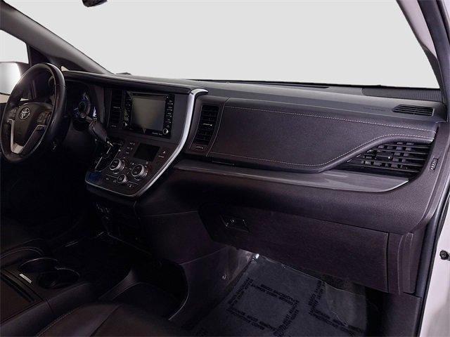 2018 Toyota Sienna Vehicle Photo in PUYALLUP, WA 98371-4149