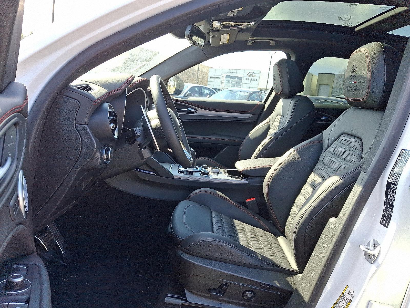 2025 Alfa Romeo Stelvio Vehicle Photo in Willow Grove, PA 19090