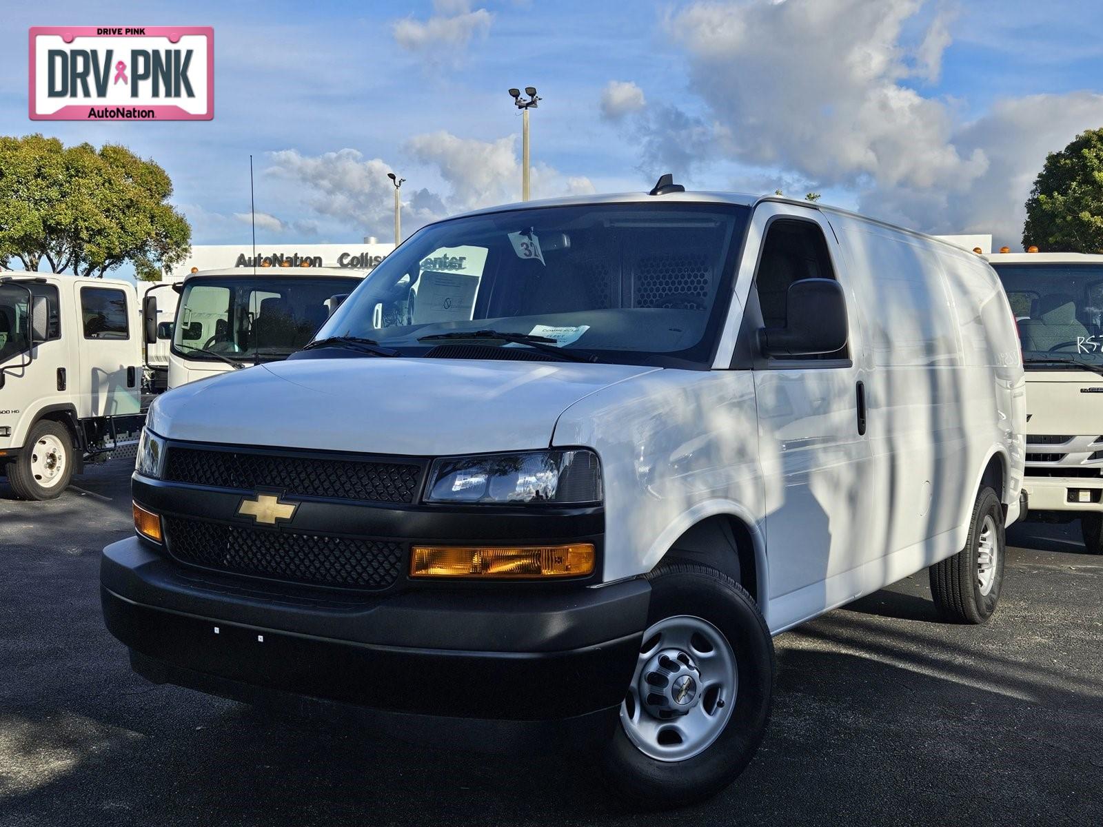 2024 Chevrolet Express Cargo 2500 Vehicle Photo in GREENACRES, FL 33463-3207