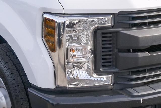 2019 Ford Super Duty F-350 SRW Vehicle Photo in VENTURA, CA 93003-8585