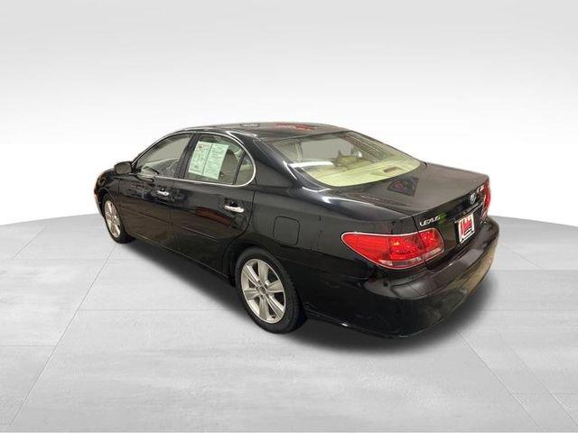 2005 Lexus ES 330 Vehicle Photo in MEDINA, OH 44256-9631