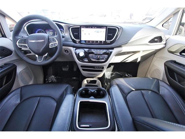 2023 Chrysler Pacifica Vehicle Photo in ROSENBERG, TX 77471