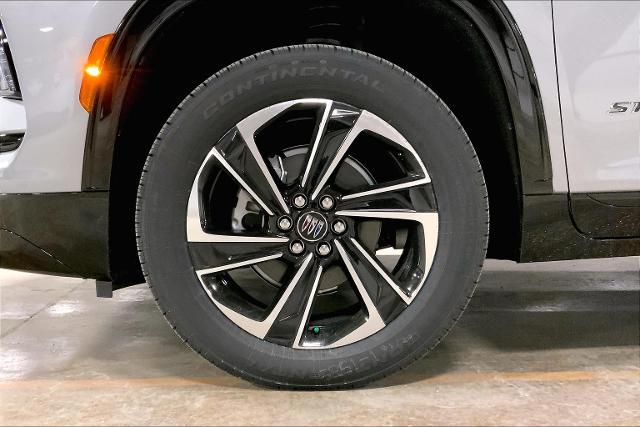 2025 Buick Enclave Vehicle Photo in KANSAS CITY, MO 64114-4545
