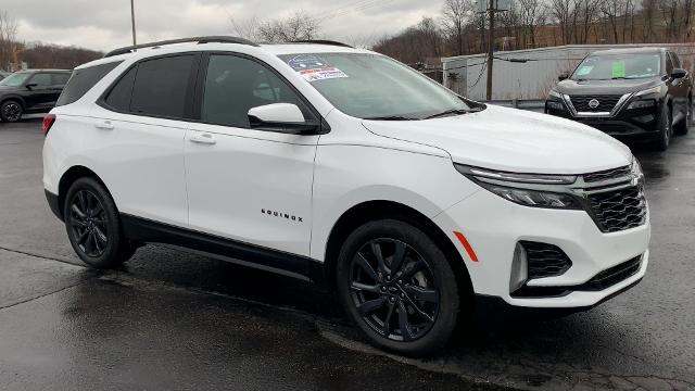 2023 Chevrolet Equinox Vehicle Photo in MOON TOWNSHIP, PA 15108-2571