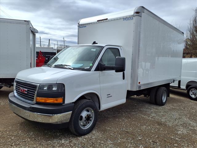 2025 GMC Savana Cutaway 4500 Vehicle Photo in LYNDHURST, NJ 07071-2008