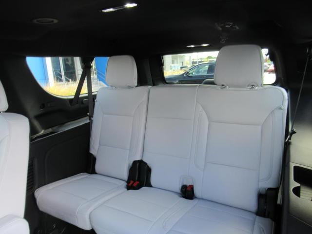 2025 Chevrolet Suburban Vehicle Photo in LEESBURG, FL 34788-4022