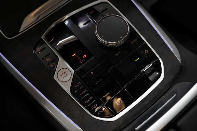 2025 BMW X5 xDrive50e Vehicle Photo in GRAPEVINE, TX 76051