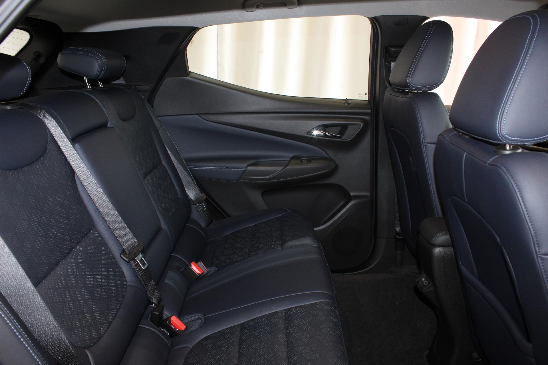 2022 Chevrolet Bolt EUV Vehicle Photo in NORTHAMPTON, MA 01060-1120