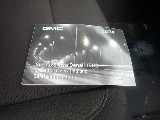 2024 GMC Sierra 1500 Vehicle Photo in ZELIENOPLE, PA 16063-2910