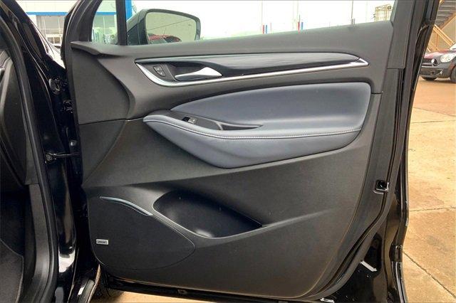 2022 Buick Enclave Vehicle Photo in TOPEKA, KS 66609-0000