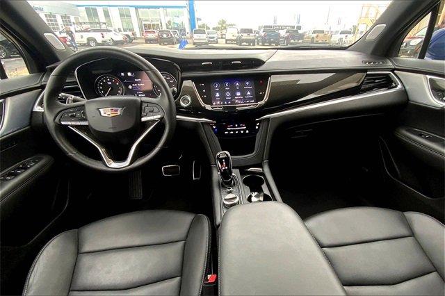2023 Cadillac XT6 Vehicle Photo in TOPEKA, KS 66609-0000