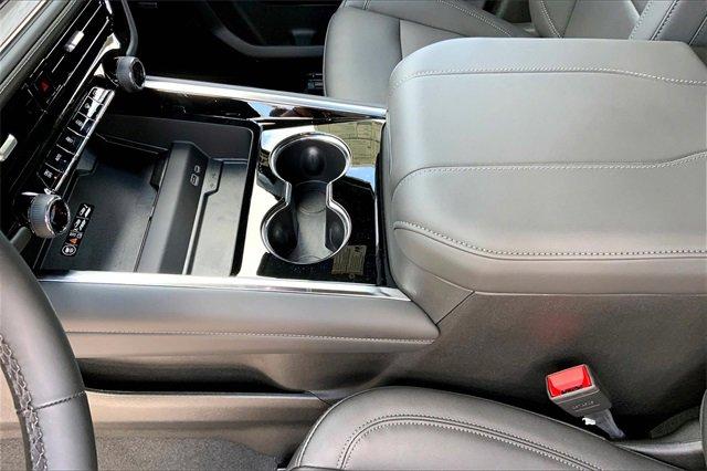 2025 Chevrolet Tahoe Vehicle Photo in KANSAS CITY, MO 64114-4502