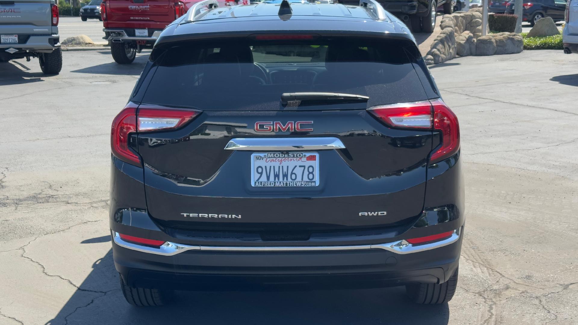 View vehicle photo 5