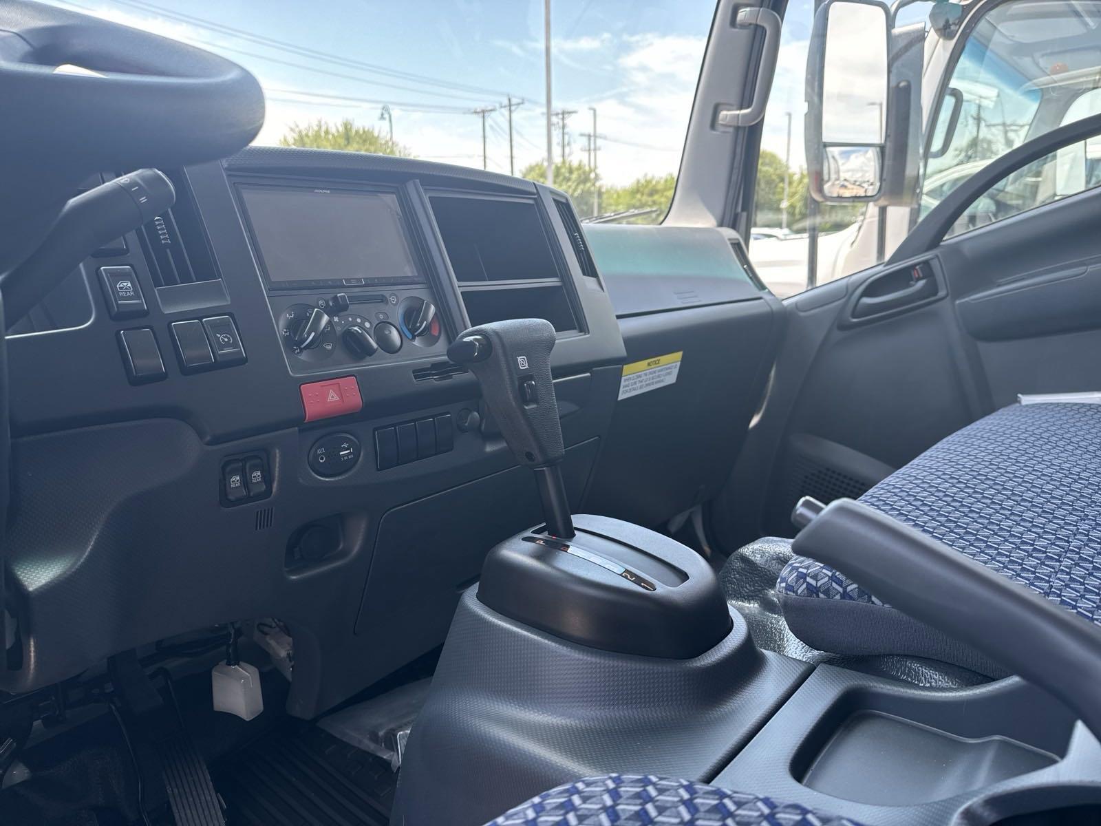 2025 Chevrolet Low Cab Forward 5500 XG Vehicle Photo in GEORGETOWN, TX 78626-7508