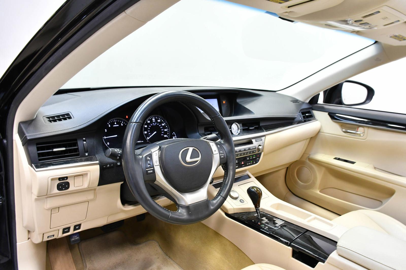 2014 Lexus ES 350 Vehicle Photo in DALLAS, TX 75235