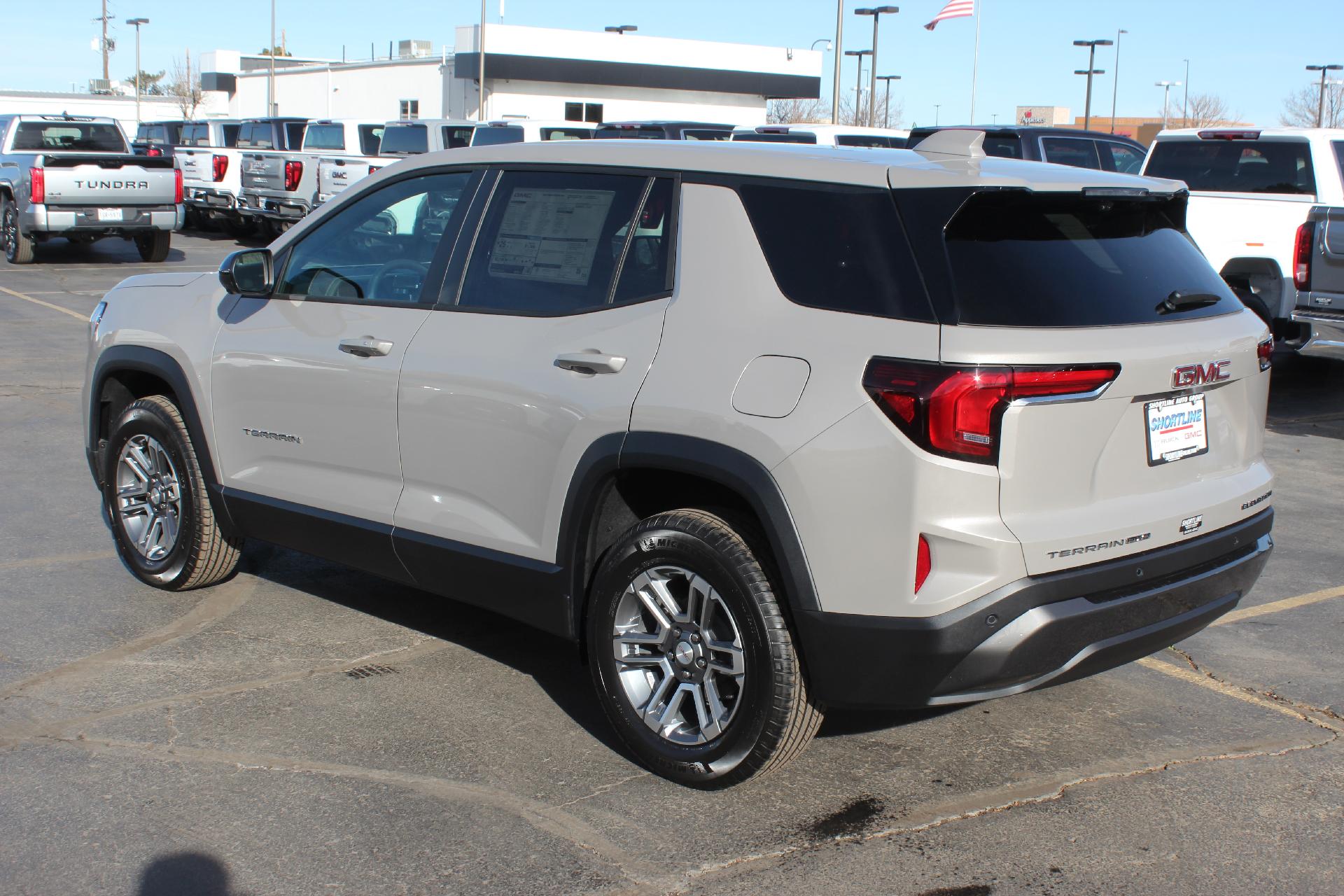 2025 GMC Terrain Vehicle Photo in AURORA, CO 80012-4011