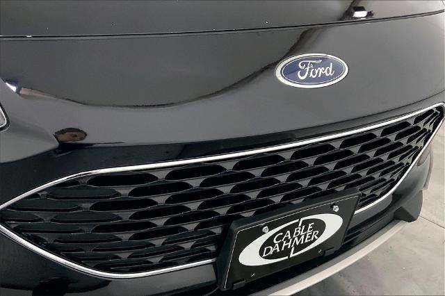 2022 Ford Escape Vehicle Photo in Kansas City, MO 64114