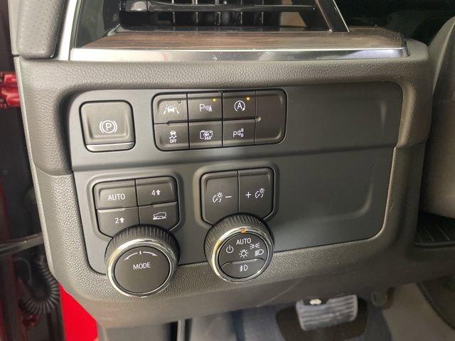 2025 Chevrolet Tahoe Vehicle Photo in PHOENIX, AZ 85014-3381