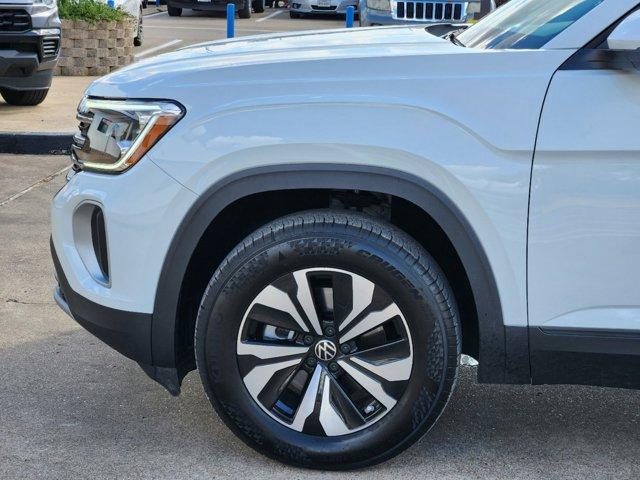 2024 Volkswagen Atlas Vehicle Photo in SUGAR LAND, TX 77478-0000