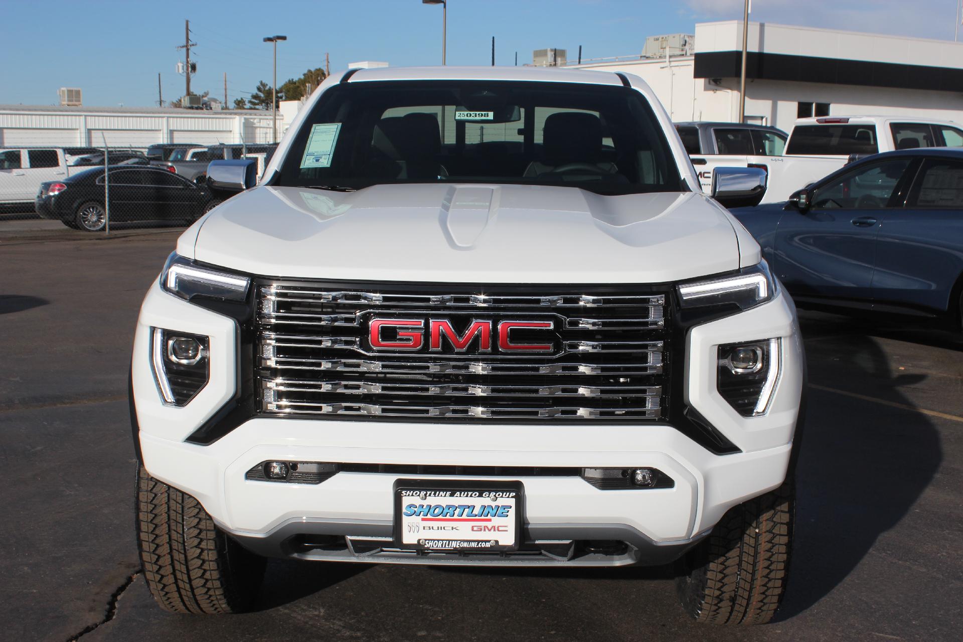 2025 GMC Canyon Vehicle Photo in AURORA, CO 80012-4011