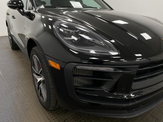 2022 Porsche Macan Vehicle Photo in Appleton, WI 54913