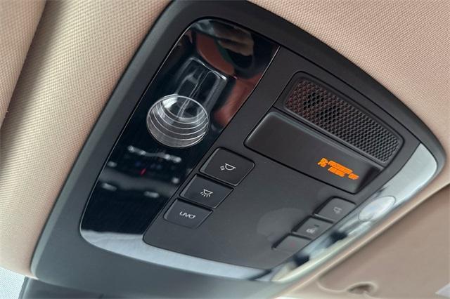 2022 Kia Carnival Vehicle Photo in ELK GROVE, CA 95757-8703