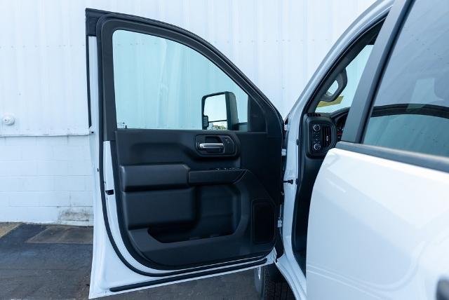 2025 Chevrolet Silverado 3500 HD Vehicle Photo in PLYMOUTH, MA 02360-4801