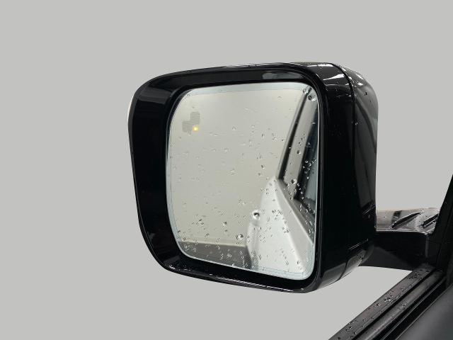 2025 Defender Vehicle Photo in Appleton, WI 54913