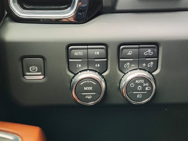 2023 GMC Sierra 1500 Vehicle Photo in GREEN BAY, WI 54304-5303