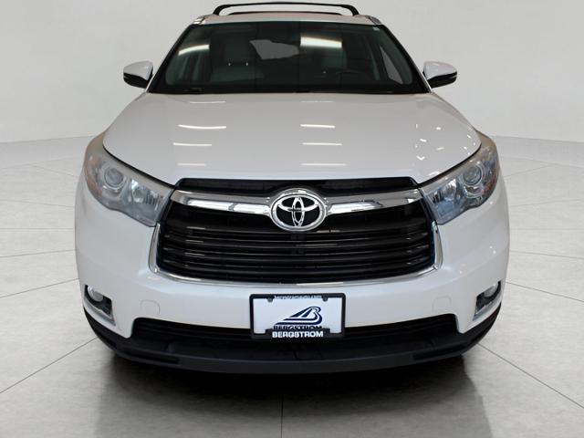 2016 Toyota Highlander Vehicle Photo in Green Bay, WI 54304