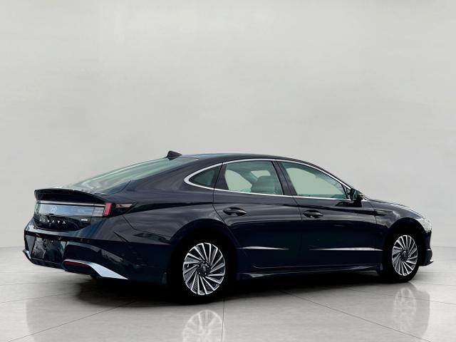 2025 Hyundai SONATA Hybrid Vehicle Photo in Green Bay, WI 54304