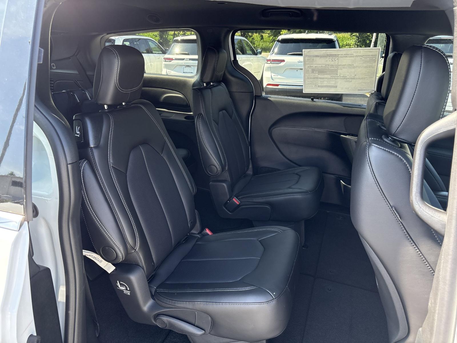 2025 Chrysler Voyager Vehicle Photo in Mechanicsburg, PA 17050-1707
