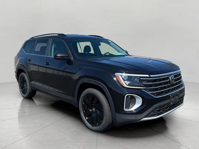 2025 Volkswagen Atlas Vehicle Photo in Neenah, WI 54956